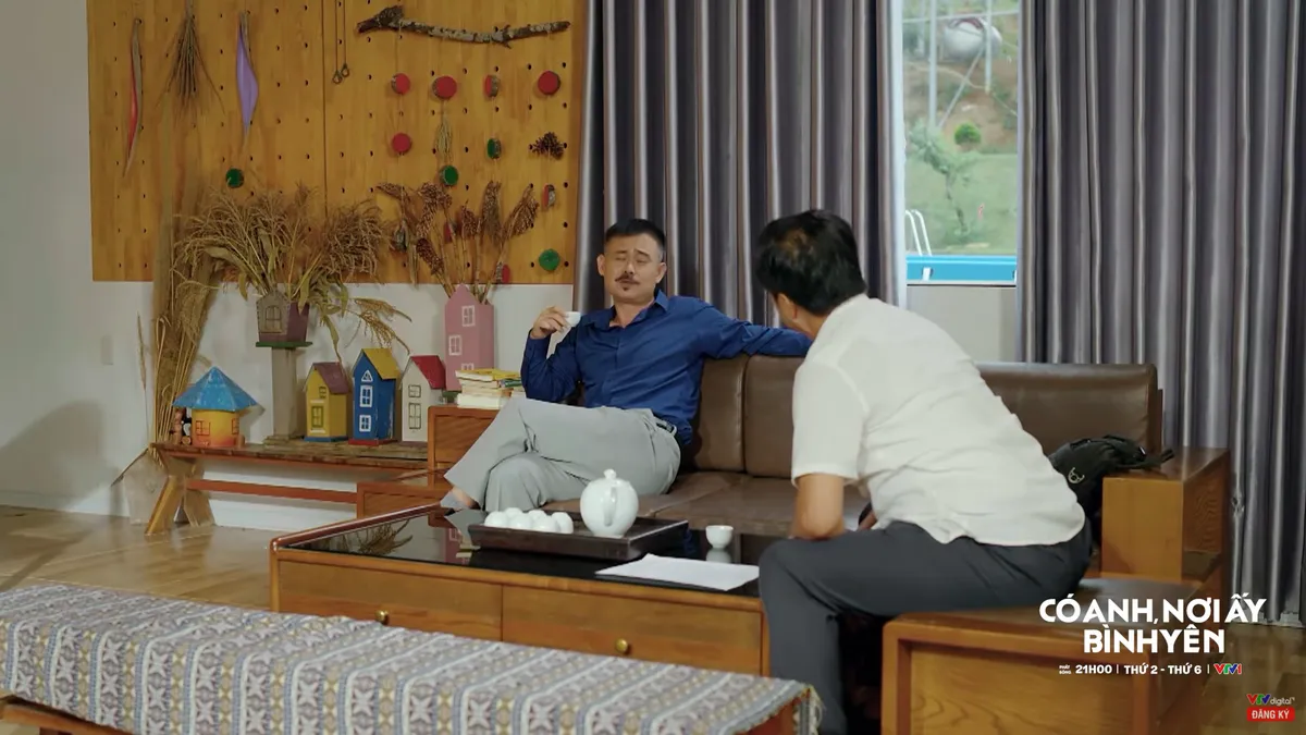 Có anh, nơi ấy bình yên - Tập 28: Xuân buộc phải lựa chọn hy sinh trại lợn để lên chức - Ảnh 1.