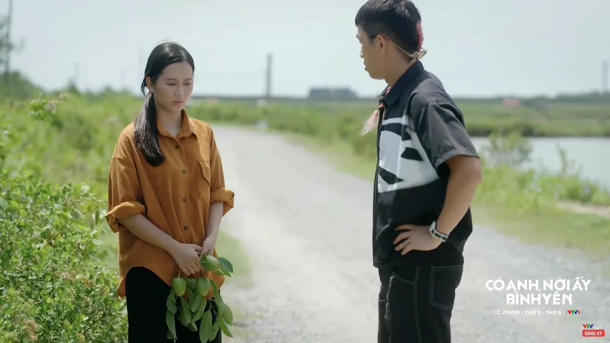 Có anh, nơi ấy bình yên - Tập 28: Xuân buộc phải lựa chọn hy sinh trại lợn để lên chức - Ảnh 5.