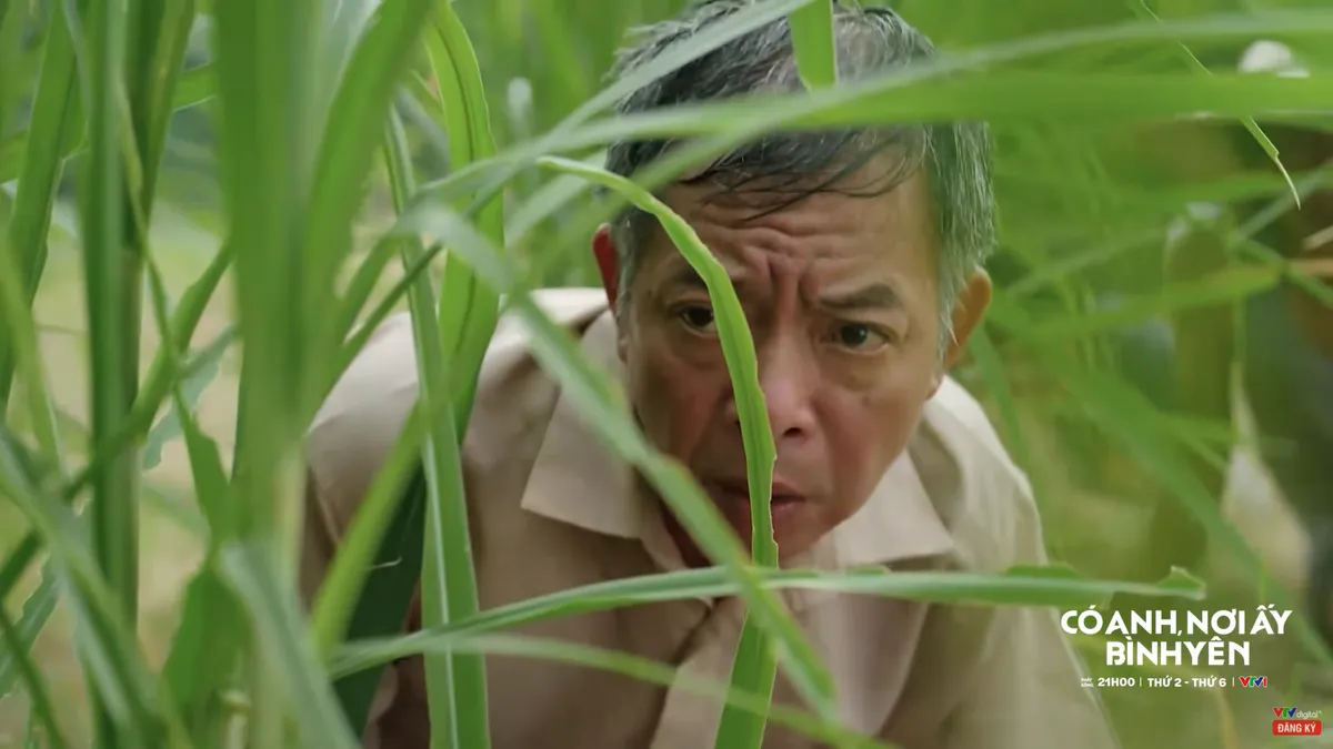 Có anh, nơi ấy bình yên - Tập 28: Xuân buộc phải lựa chọn hy sinh trại lợn để lên chức - Ảnh 8.