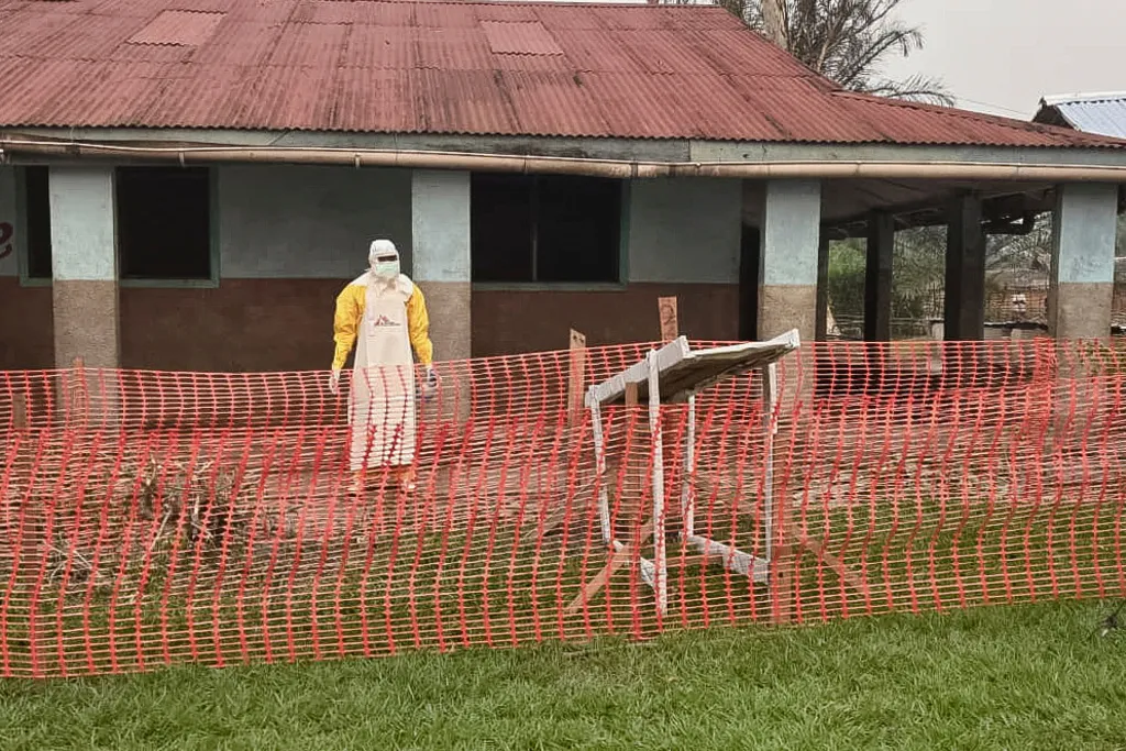 WHO: 31/38 ca nhiễm Ebola tại Congo đã tử vong - Ảnh 1.