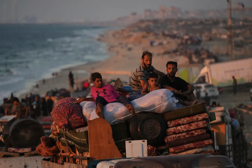 Dải Gaza: Chiến sự khiến trẻ em không thể trở lại trường - Ảnh 1.