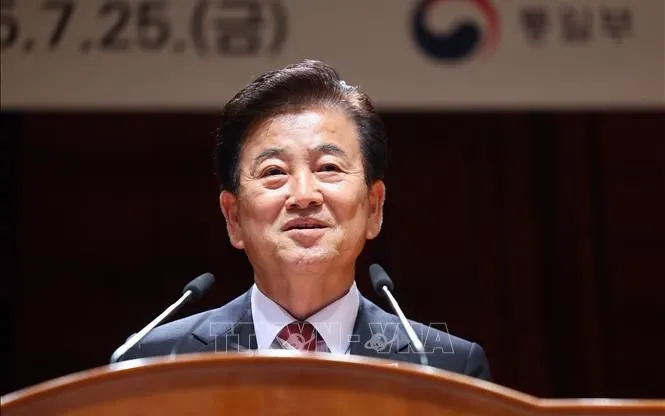 Tân Bộ trưởng Thống nhất Hàn Quốc Chung Dong Young tại thủ đô Seoul (Ảnh: Yonhap/TTXVN) Tân Bộ trưởng Thống nhất Hàn Quốc Chung Dong Young tại thủ đô Seoul (Ảnh: Yonhap/TTXVN)