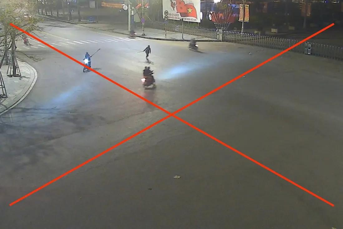 Khởi tố 8 đối tượng mang hung khí, đuổi đánh nhau trên đường phố Nghệ An  - Ảnh 4.