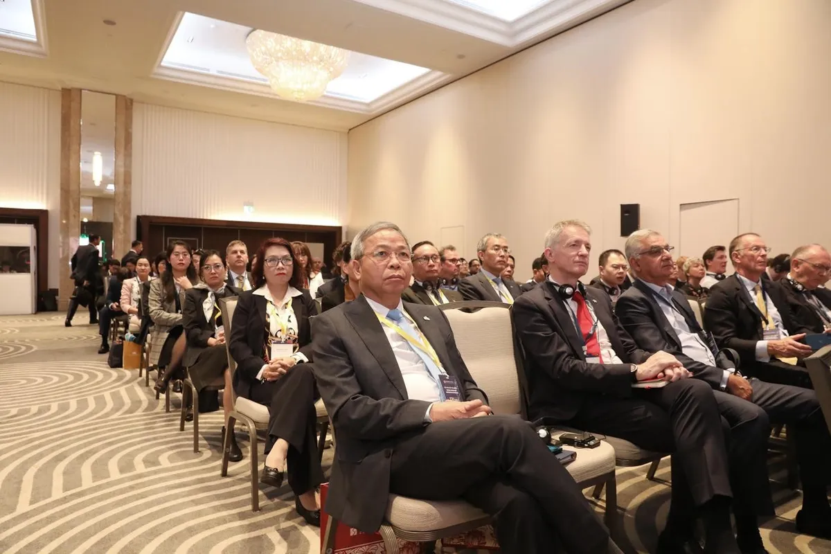 Tầm nh&igrave;n kinh tế số Việt Nam tại Diễn đ&agrave;n x&uacute;c tiến đầu tư Việt - Anh - Ảnh 2.