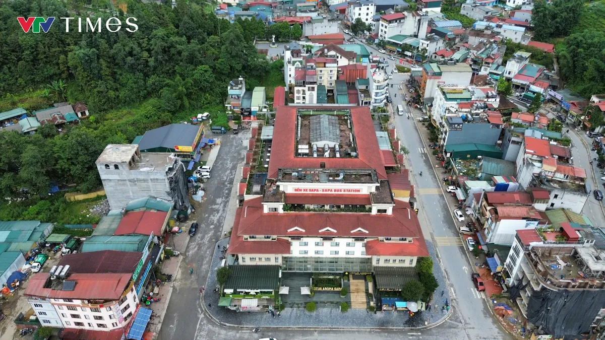 Lào Cai: Hạ tầng Sa Pa và bài toán thiếu chỗ đỗ xe- Ảnh 8. Lào Cai: Hạ tầng Sa Pa và bài toán thiếu chỗ đỗ xe- Ảnh 8.