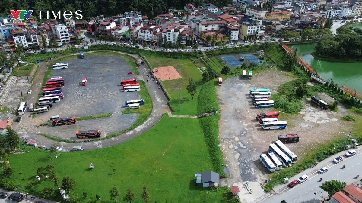 Lào Cai: Hạ tầng Sa Pa và bài toán thiếu chỗ đỗ xe- Ảnh 6. Lào Cai: Hạ tầng Sa Pa và bài toán thiếu chỗ đỗ xe- Ảnh 6.