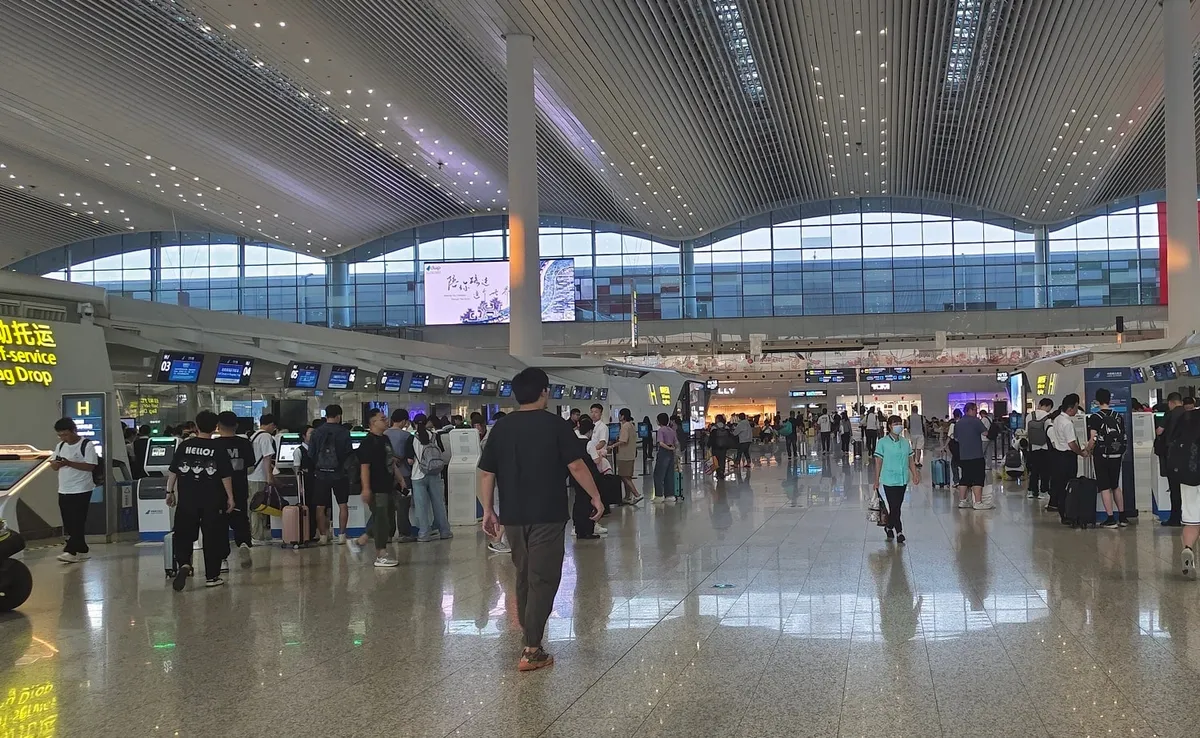 Ngành hàng không tăng tốc: Top 10 sân bay nhộn nhịp nhất tháng 9/2025 - Ảnh 7.