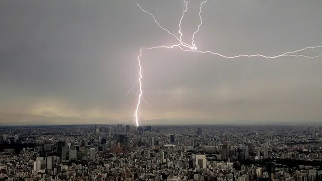 Thiệt hại do sấm sét tại Nhật Bản ngày càng tăng - Ảnh 1.