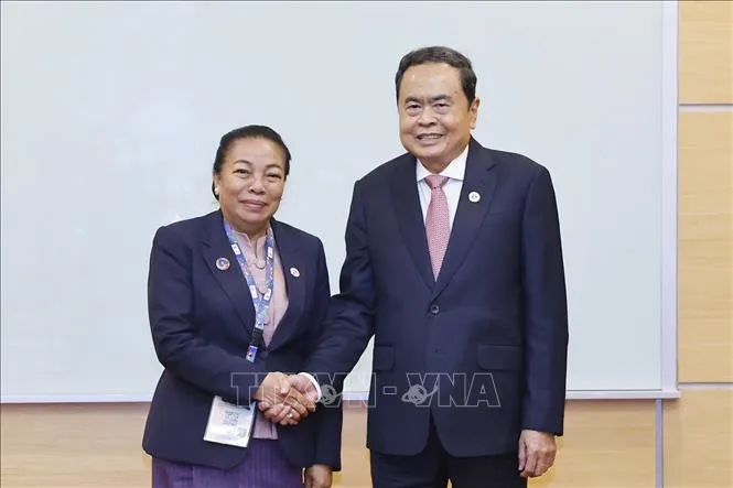 Chủ tịch Quốc hội Trần Thanh Mẫn gặp Phó Chủ tịch Quốc hội Lào - Ảnh 1.