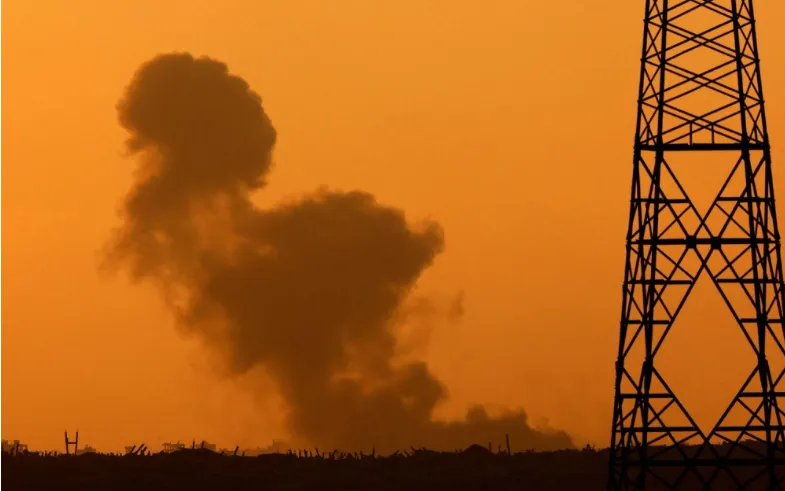 Khói bốc lên trong cuộc không kích của Israel vào vùng lãnh thổ Palestine bị bao vây hôm 17/9 (Ảnh: AFP/Jiji) Khói bốc lên trong cuộc không kích của Israel vào vùng lãnh thổ Palestine bị bao vây hôm 17/9 (Ảnh: AFP/Jiji)