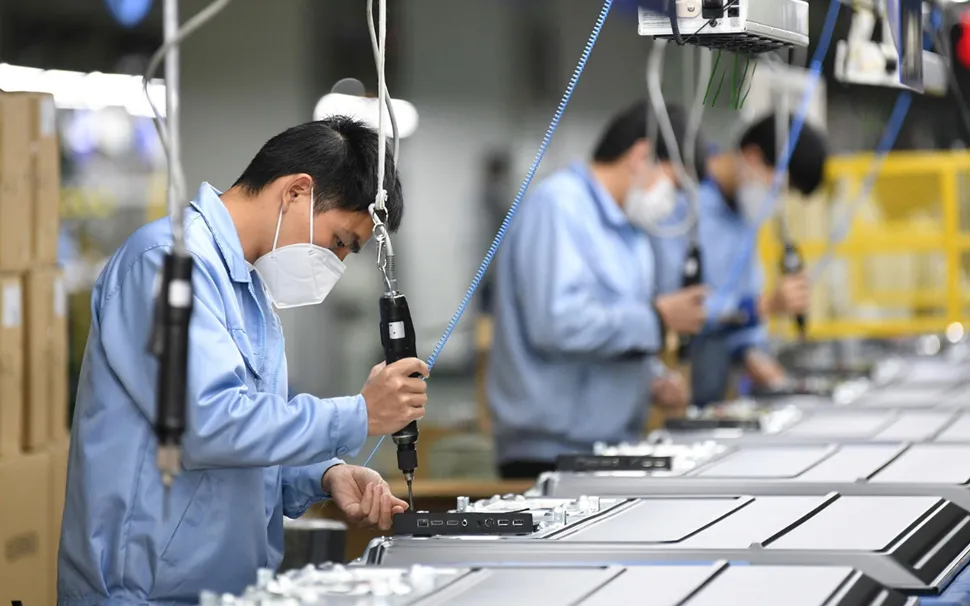 Người lao động tham gia việc làm công sẽ làm không quá 8h/ngày và được nghỉ ít nhất 1 ngày trong tuần. Ảnh: VGP Người lao động tham gia việc làm công sẽ làm không quá 8h/ngày và được nghỉ ít nhất 1 ngày trong tuần. Ảnh: VGP