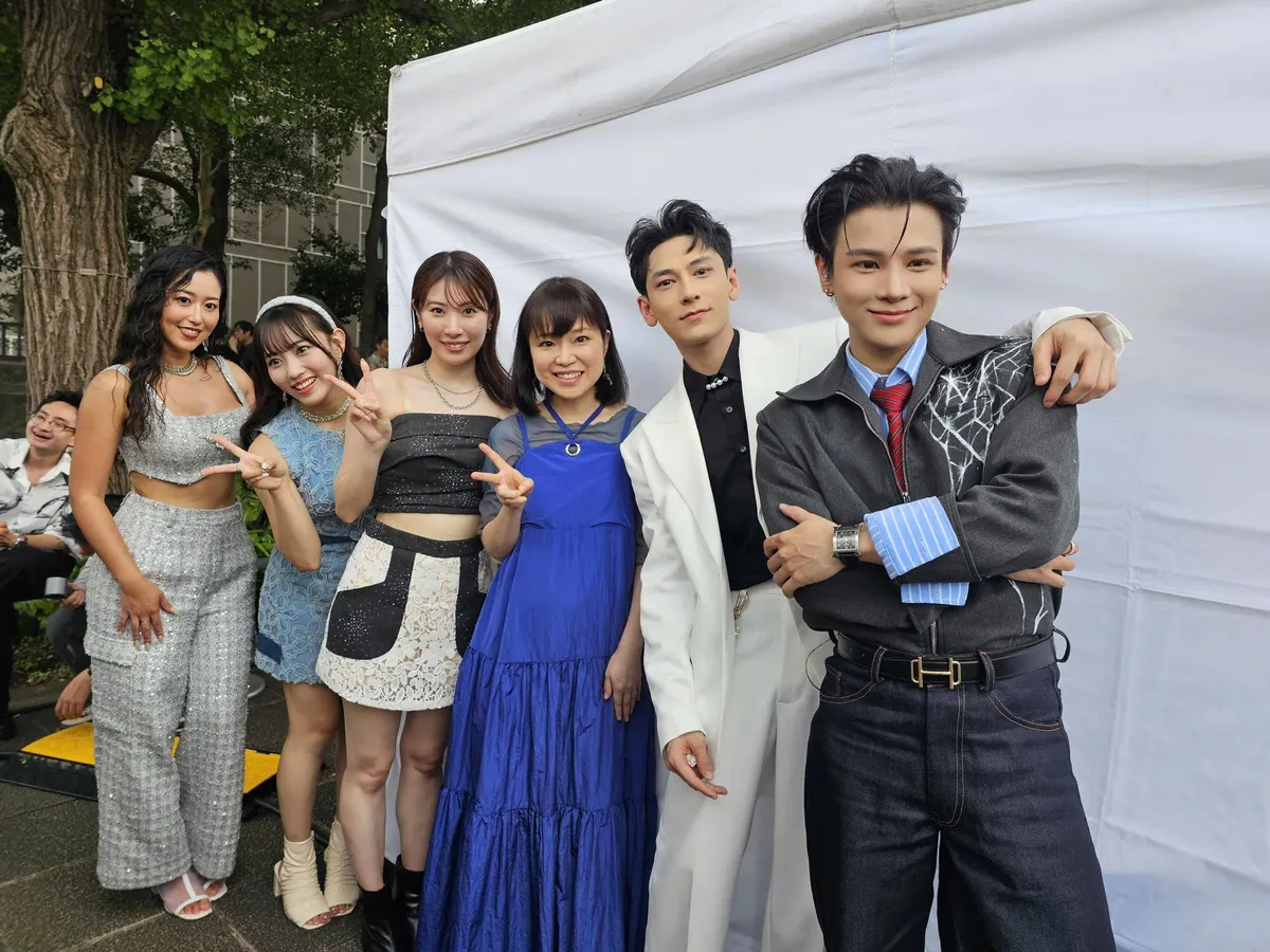 Isaac hát "Bống bống bang bang" cùng nhóm nhạc Nhật - Ảnh 4.