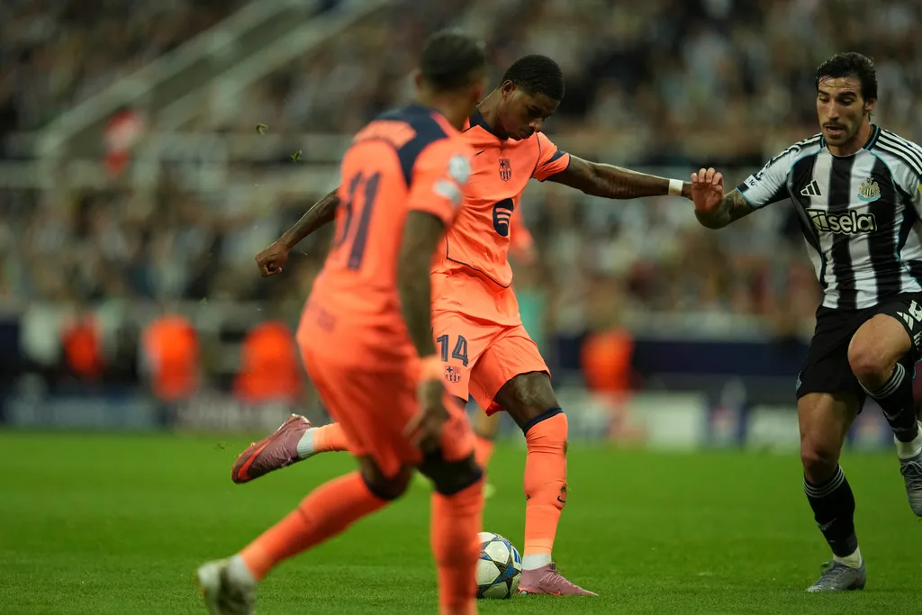 Rashford rực s&aacute;ng, Barca hạ gục Newcastle ng&agrave;y ra qu&acirc;n UEFA Champions League- Ảnh 2.
