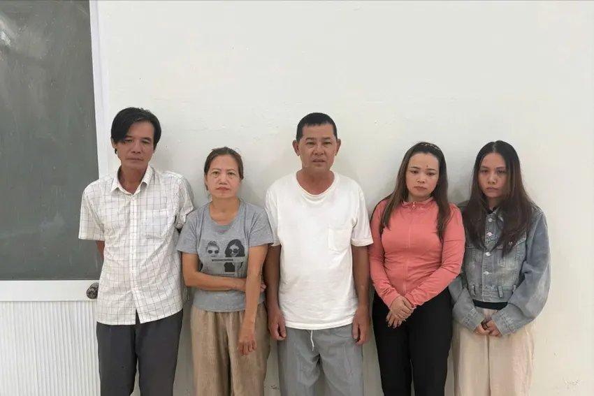 Phá đường dây lô đề hơn 50 tỷ do người phụ nữ cầm đầu- Ảnh 2. Phá đường dây lô đề hơn 50 tỷ do người phụ nữ cầm đầu- Ảnh 2.