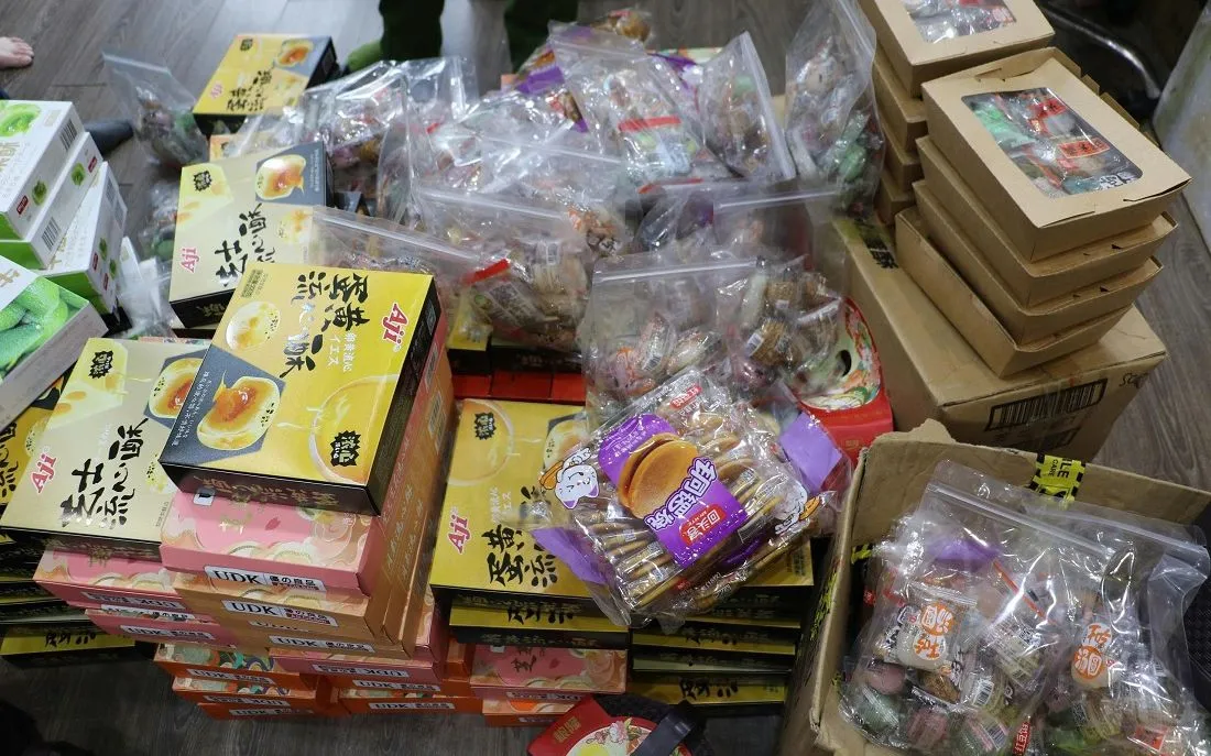 Cận cảnh bánh trung thu không rõ nguồn gốc xuất xứ Cận cảnh bánh trung thu không rõ nguồn gốc xuất xứ