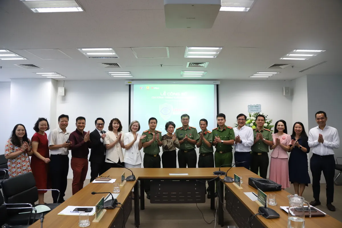 Ra mắt series chương tr&igrave;nh "Cảnh gi&aacute; 247" - L&aacute; chắn th&ocirc;ng tin bảo vệ người d&acirc;n  - Ảnh 2.
