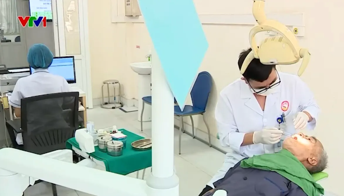 Nghị quyết 72 tạo đột phá toàn diện chăm sóc sức khỏe nhân dân- Ảnh 1. Nghị quyết 72 tạo đột phá toàn diện chăm sóc sức khỏe nhân dân- Ảnh 1.