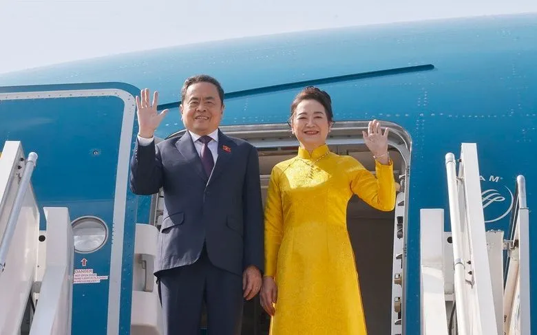 Lễ tiễn Chủ tịch Quốc hội Trần Thanh Mẫn và Phu nhân tại Sân bay quốc tế Bunga Raya Complex, thủ đô Kuala Lumpur. (Ảnh: Doãn Tấn/TTXVN)