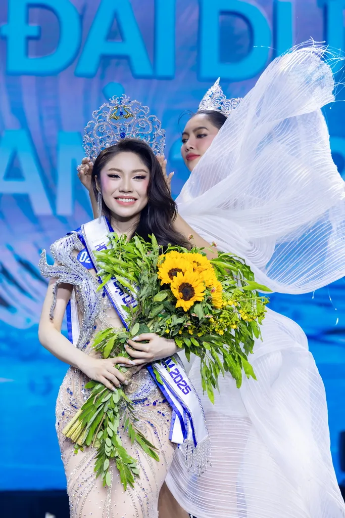 Du học sinh thành thạo 4 thứ tiếng đăng quang Hoa hậu Đại dương Việt Nam 2025- Ảnh 2. Du học sinh thành thạo 4 thứ tiếng đăng quang Hoa hậu Đại dương Việt Nam 2025- Ảnh 2.