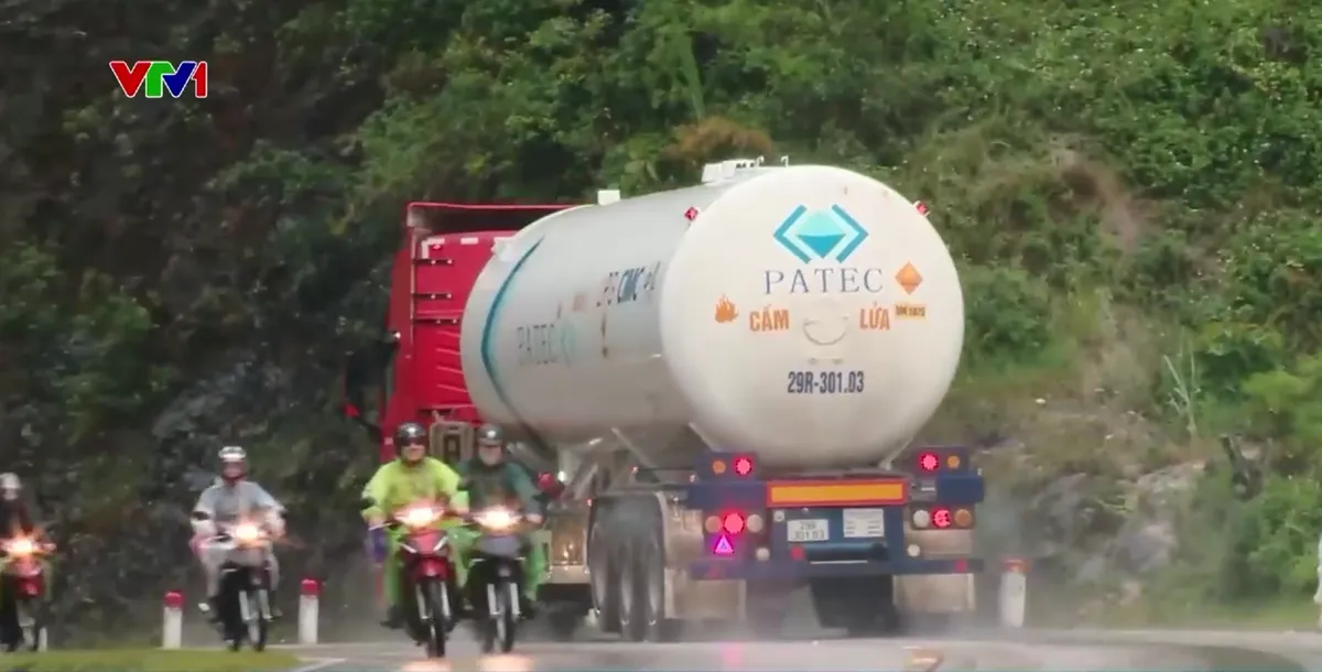 An toàn trên những cung đường đèo dốc - Ảnh 2.