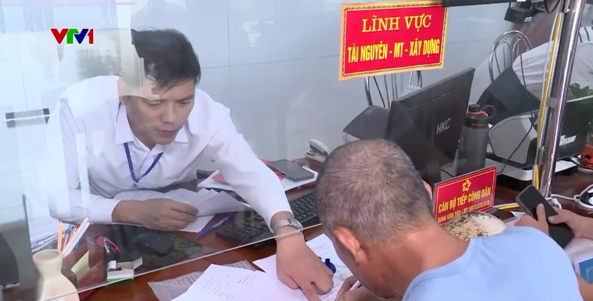 Tháo gỡ khó khăn trong vận hành chính quyền địa phương 2 cấp - Ảnh 3.