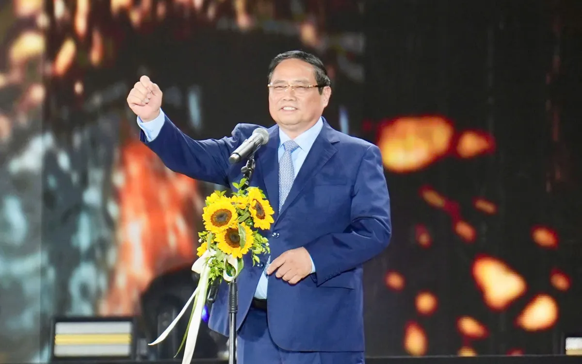 Thủ tướng Phạm Minh Chính tham dự Đại nhạc hội “V Fest – Vietnam Today”.  Thủ tướng Phạm Minh Chính tham dự Đại nhạc hội “V Fest – Vietnam Today”.