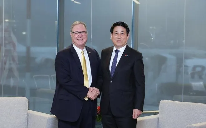 Chủ tịch nước Lương Cường tiếp Ngài Denny Heck, Phó Thống đốc bang Washington. (Ảnh: TTXVN)