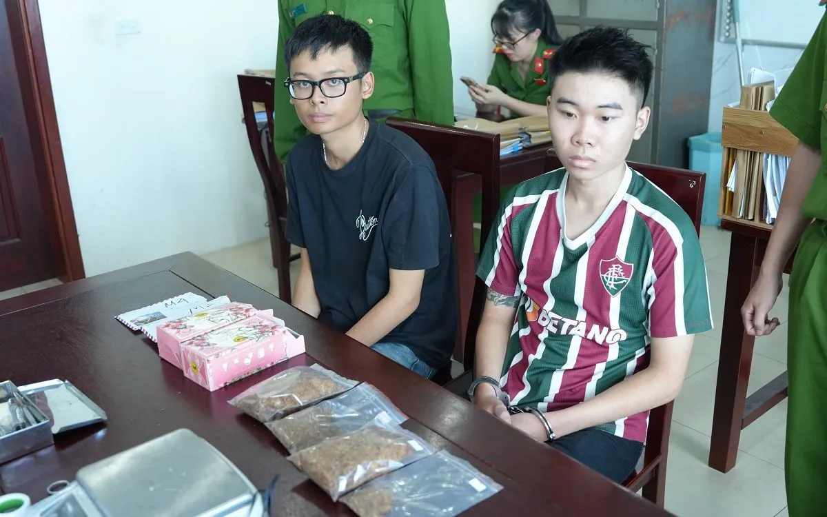 Đỗ Đức Anh và Bùi Văn Nhật tại cơ quan Công an Đỗ Đức Anh và Bùi Văn Nhật tại cơ quan Công an