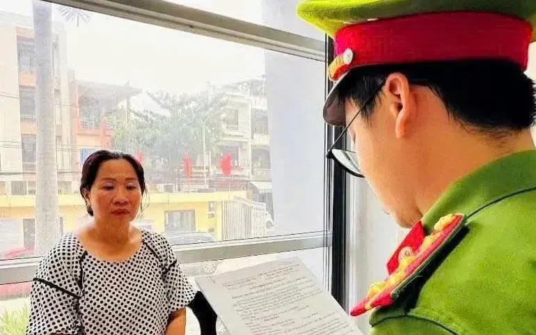 Đặng Thị Hoài bị bắt tạm giam. (Ảnh: CA) Đặng Thị Hoài bị bắt tạm giam. (Ảnh: CA)
