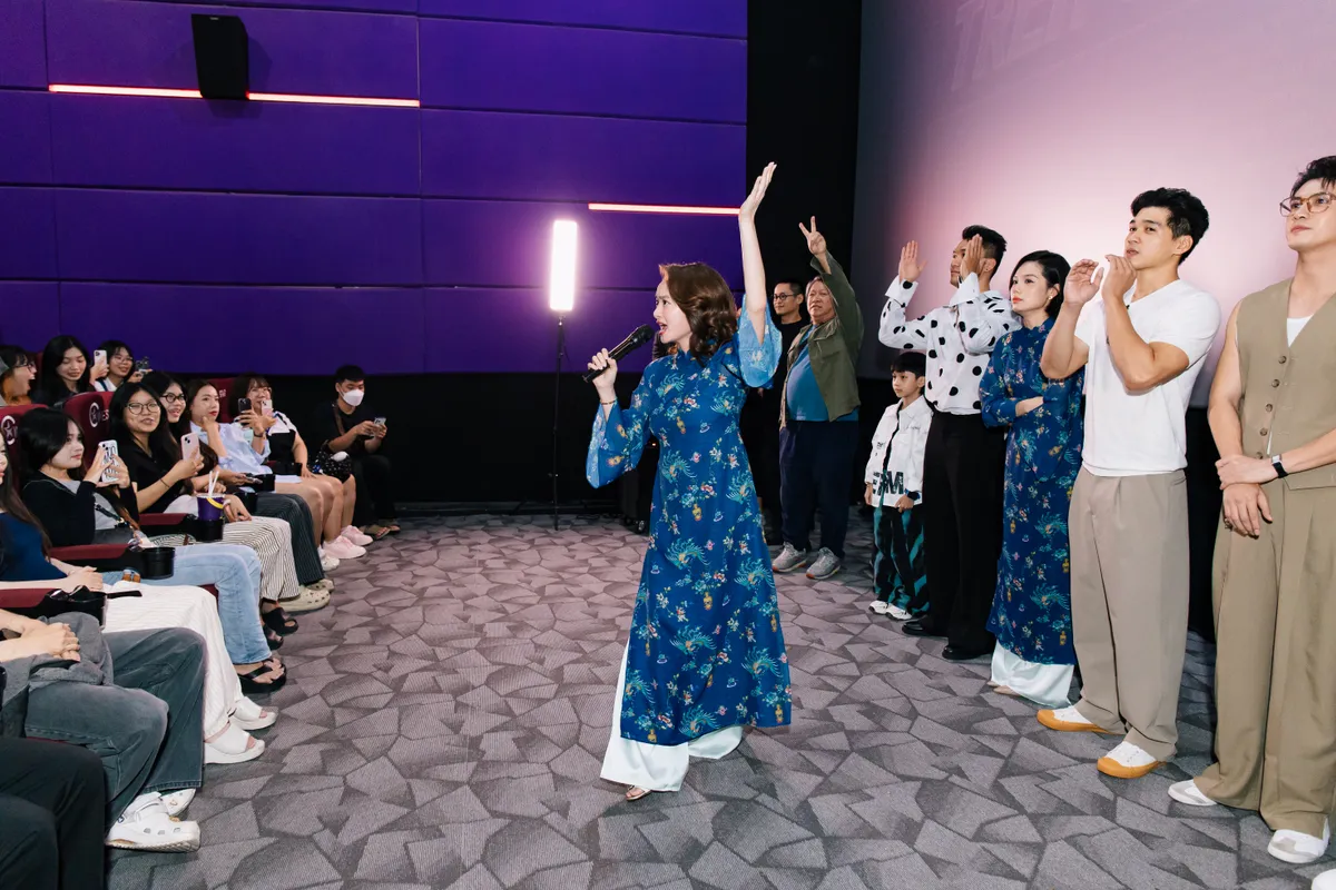 Dàn diễn viên khuấy động cinetour “Tử chiến trên không” - Ảnh 1.