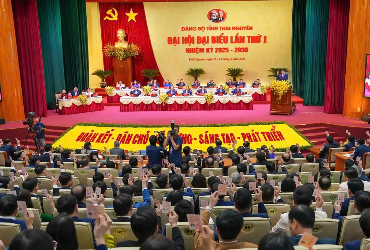 Đại hội Đảng bộ tỉnh Thái Nguyên nhiệm kỳ 2025 - 2030 tiến hành phiên trù bị  - Ảnh 1.