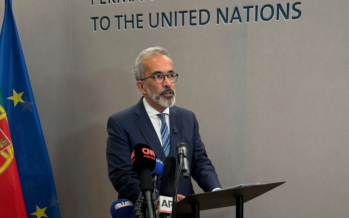 Bộ trưởng Ngoại giao Bồ Đào Nha Paulo Rangel công bố quyết định công nhận Nhà nước Palestine tại New York ngày 21/9/2025. (Ảnh: AP) Bộ trưởng Ngoại giao Bồ Đào Nha Paulo Rangel công bố quyết định công nhận Nhà nước Palestine tại New York ngày 21/9/2025. (Ảnh: AP)