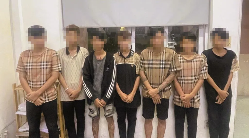 Đồng Nai: Bắt nhóm thiếu niên 13–16 tuổi chuyên đột nhập trộm tài sản trong KCN Nhơn Trạch - Ảnh 1.