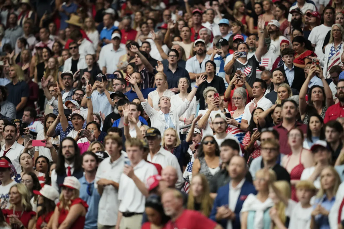 Tổng thống Trump tham dự lễ tưởng niệm Charlie Kirk, kêu gọi MAGA đoàn kết- Ảnh 5. Tổng thống Trump tham dự lễ tưởng niệm Charlie Kirk, kêu gọi MAGA đoàn kết- Ảnh 5.