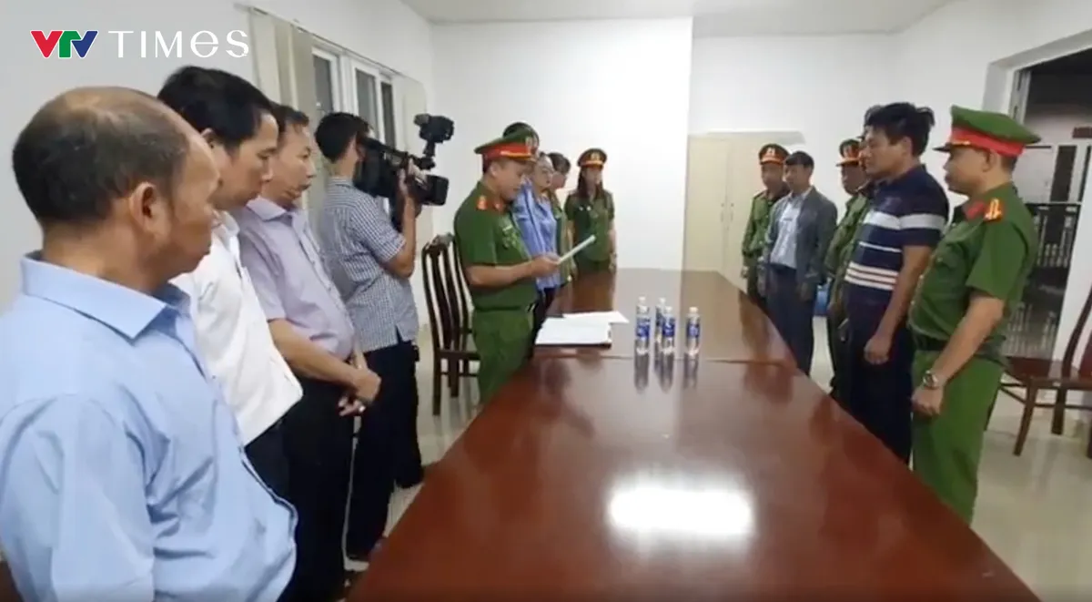 Khởi tố, bắt tạm giam 2 Trưởng khoa Bệnh viện Đa khoa Vùng Tây Nguyên - Ảnh 1.