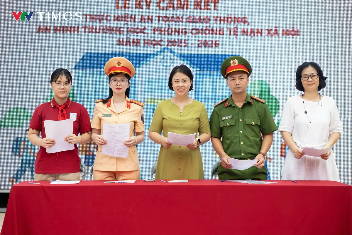 Hà Nội: Phổ biến kiến thức, kỹ năng an toàn giao thông đến hơn 11.000 học sinh - Ảnh 6.
