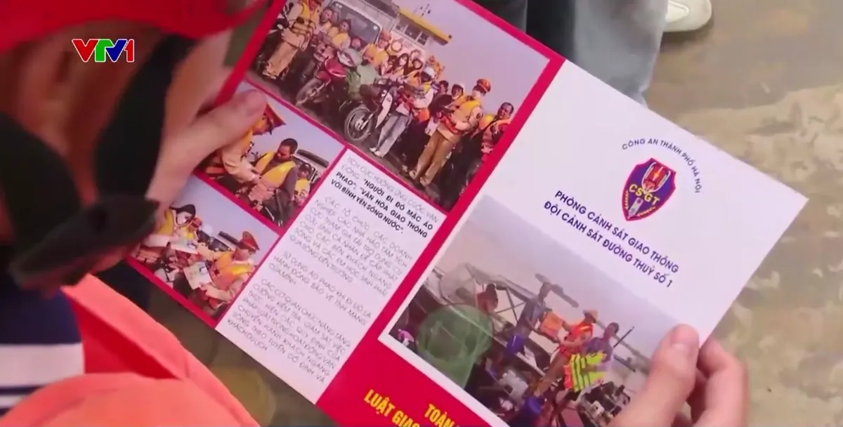 Đảm bảo an toàn giao thông cho học sinh tới trường - Ảnh 1.
