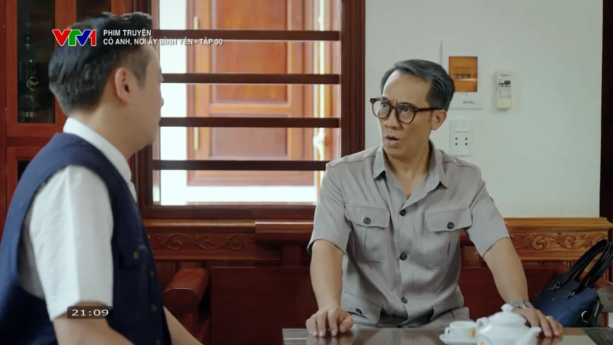 Có anh, nơi ấy bình yên - Tập 30: Chủ tịch Thứ buông tay mỏ đá, Hồng Phát bỏ trốn - Ảnh 2.