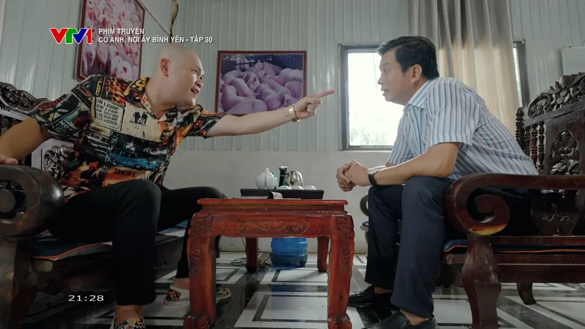 Có anh, nơi ấy bình yên - Tập 30: Chủ tịch Thứ buông tay mỏ đá, Hồng Phát bỏ trốn - Ảnh 6.