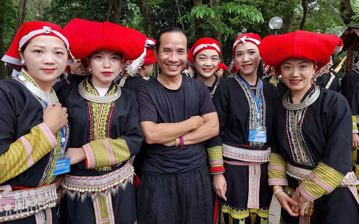 Đạo diễn Đặng Xuân Trường cho biết, "Thiêng" là dự án nghệ thuật lấy cảm hứng từ kho tàng văn hoá của cộng đồng người Dao ở Sa Pa (Ảnh: BTC) Đạo diễn Đặng Xuân Trường cho biết, "Thiêng" là dự án nghệ thuật lấy cảm hứng từ kho tàng văn hoá của cộng đồng người Dao ở Sa Pa (Ảnh: BTC)