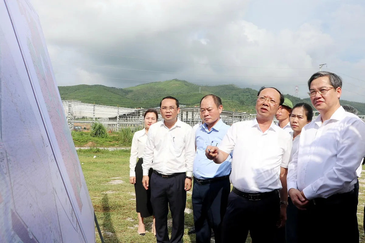 Nghệ An: Đẩy nhanh tiến độ thực hiện dự án Khu công nghiệp Hoàng Mai I và Hoàng Mai II - Ảnh 1.
