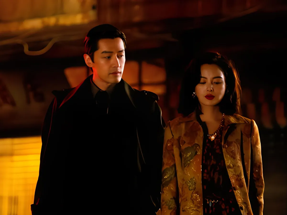 Đoàn phim Phồn hoa gặp rắc rối với biên kịch - Ảnh 1.