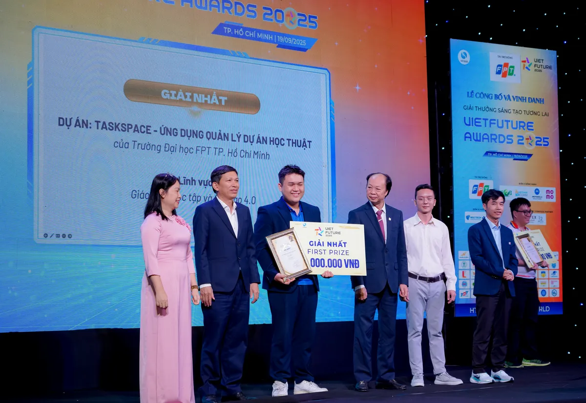 Giải pháp quản lý dự án học thuật của sinh viên thắng tại VietFuture Awards 2025- Ảnh 1. Giải pháp quản lý dự án học thuật của sinh viên thắng tại VietFuture Awards 2025- Ảnh 1.