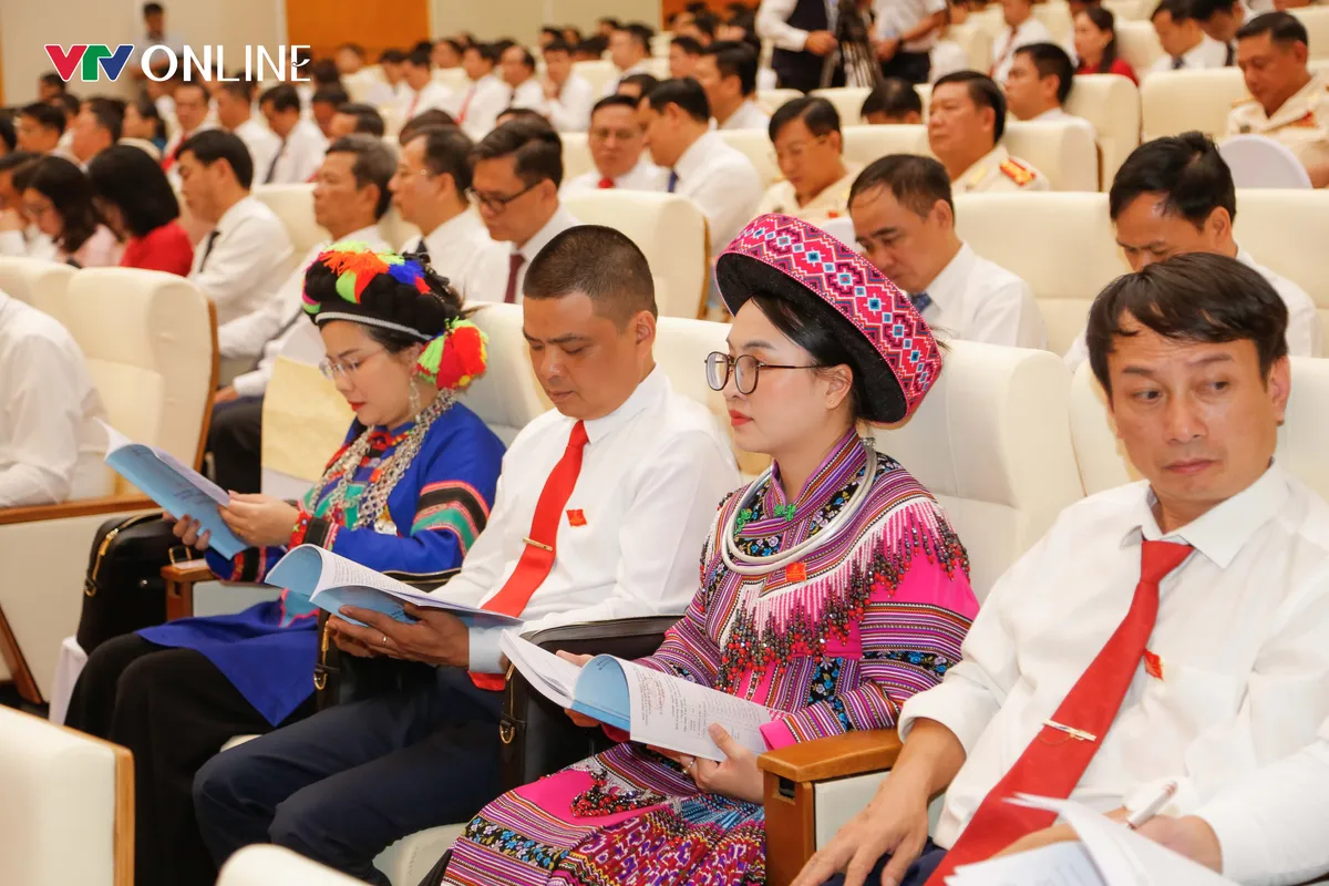 Đại hội Đảng bộ tỉnh Tuyên Quang lần thứ I: Thông qua danh sách Đoàn Chủ tịch- Ảnh 8. Đại hội Đảng bộ tỉnh Tuyên Quang lần thứ I: Thông qua danh sách Đoàn Chủ tịch- Ảnh 8.