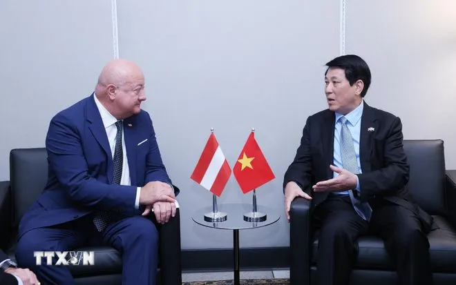 Chủ tịch nước Lương Cường gặp Thủ tướng Áo Christian Stocker (Ảnh: TTXVN) Chủ tịch nước Lương Cường gặp Thủ tướng Áo Christian Stocker (Ảnh: TTXVN)