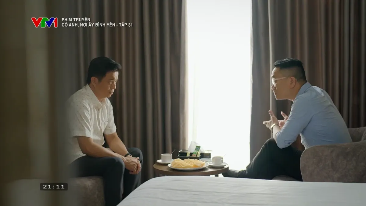 Có anh, nơi ấy bình yên - Tập 31: Trại lợn bị bắt quả tang tuồn lợn bệnh ra ngoài, Xuân như ngồi trên đống lửa - Ảnh 1.