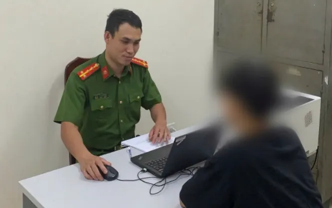 Công an phường Phú Lương giải cứu nam sinh viên khỏi bẫy “bắt cóc online”