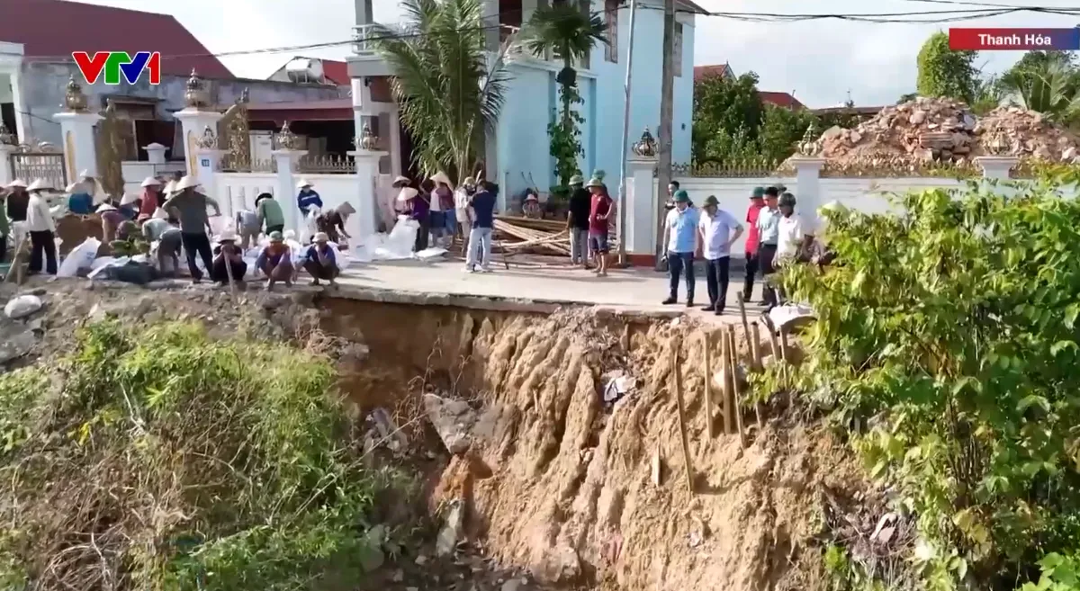 Thanh Hóa khẩn cấp triển khai công tác ứng phó bão số 9 - Ảnh 1.