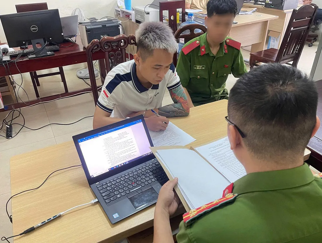 Nghệ An: Nam thanh niên 19 tuổi cầm đầu ổ nhóm tội phạm mua bán trái phép chất ma túy trên không gian mạng - Ảnh 1.