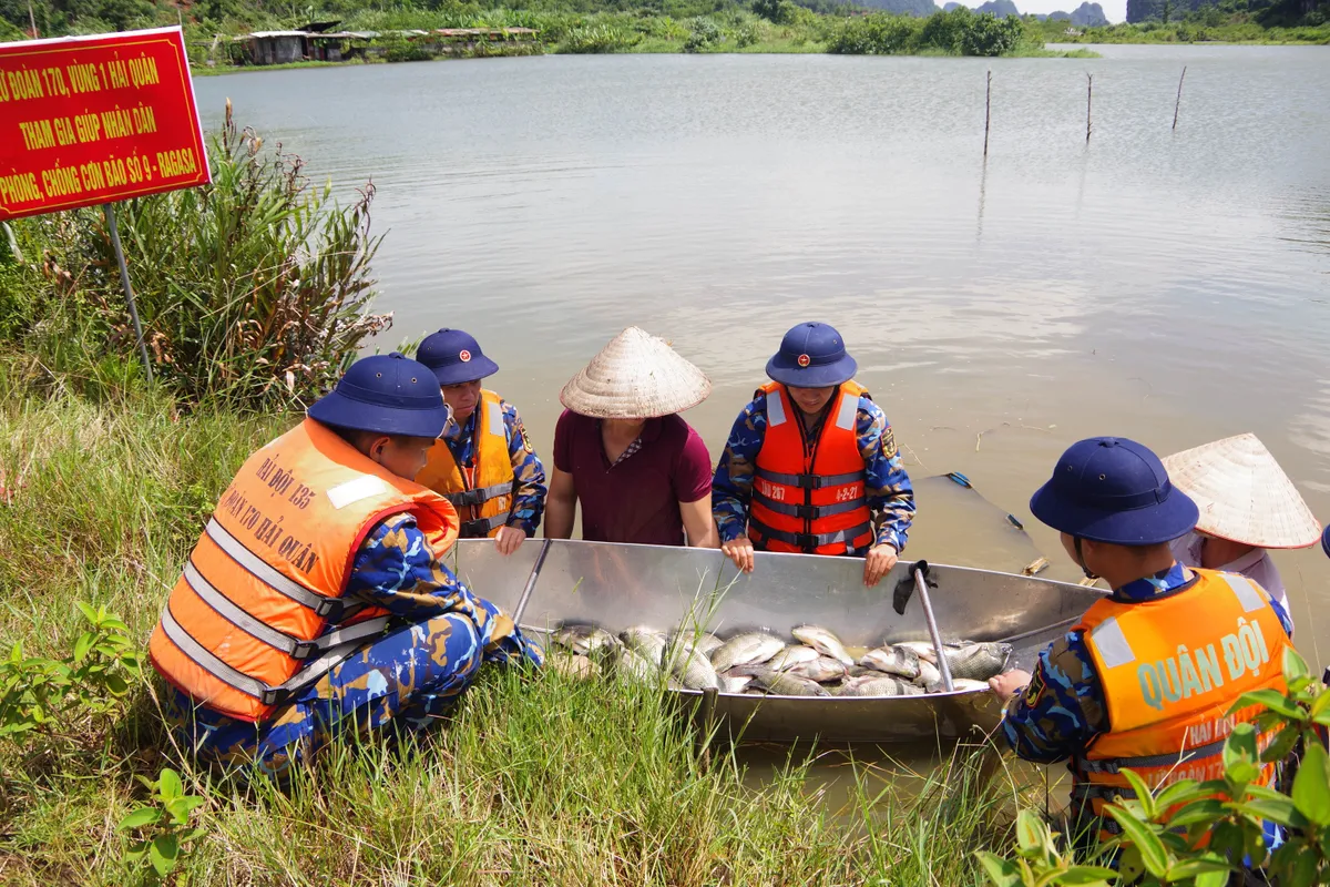 Vùng 1 Hải quân chủ động ứng phó bão Ragasa, đảm bảo an toàn cho người và tài sản - Ảnh 5.